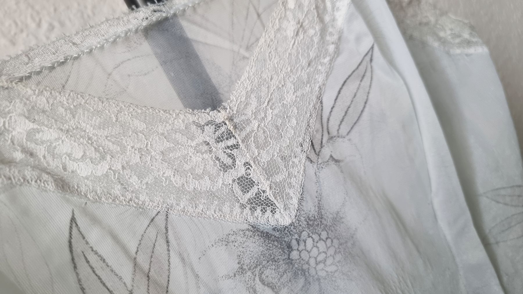 Negligee hellblau mit Blumenmuster Vintage Nachthemd Retro mit Spitze Negligee hellblau mit Blumenmuster Vintage Nachthemd Retro mit Spitze