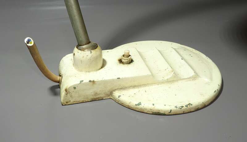 Art Deco Lampe Schreibtischlampe Bauhaus Leuchte Gussfuss Metall vintage