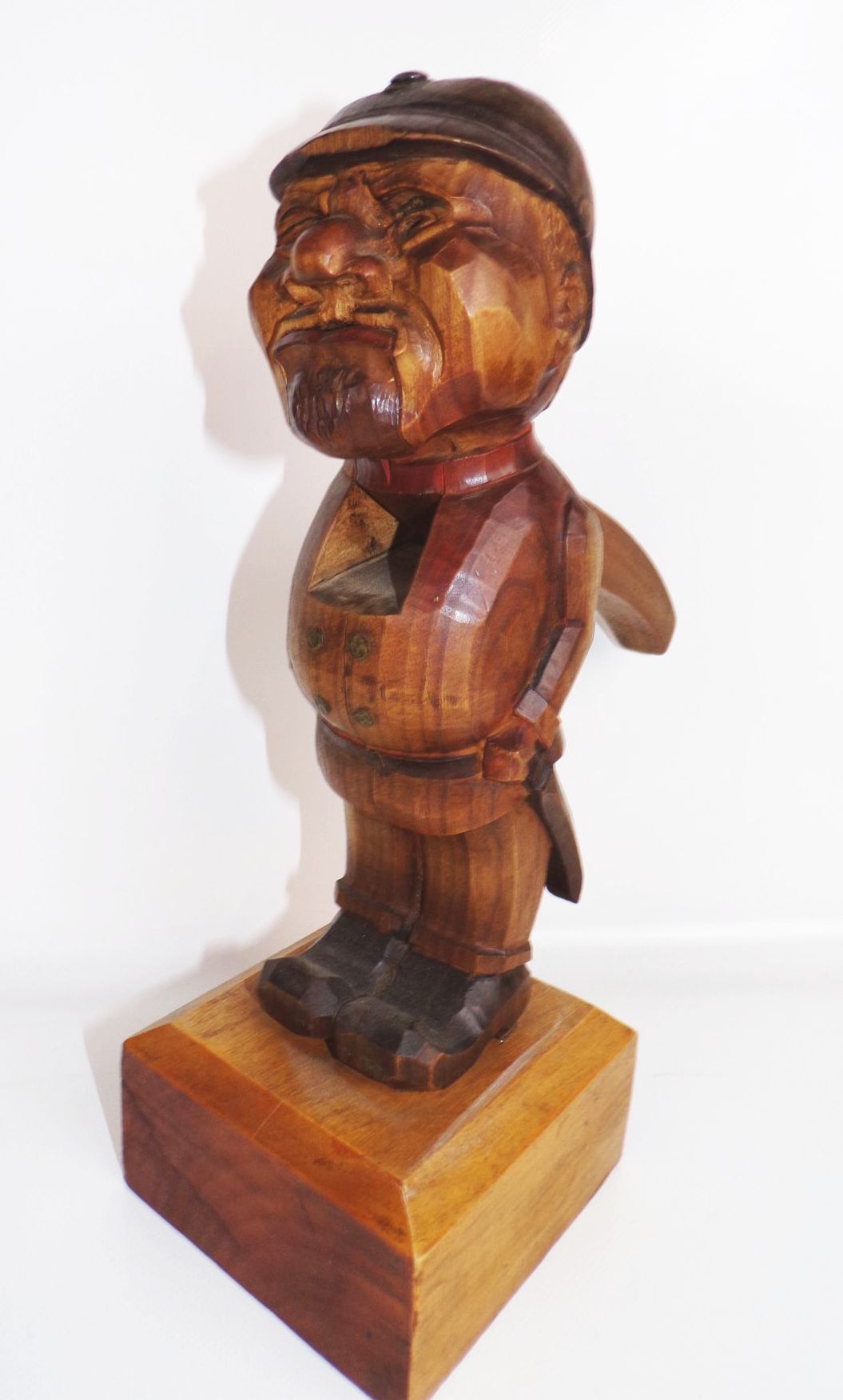 Altes Nussknacker handgeschnitzt Soldat Pickelhaube Säbel um 1900