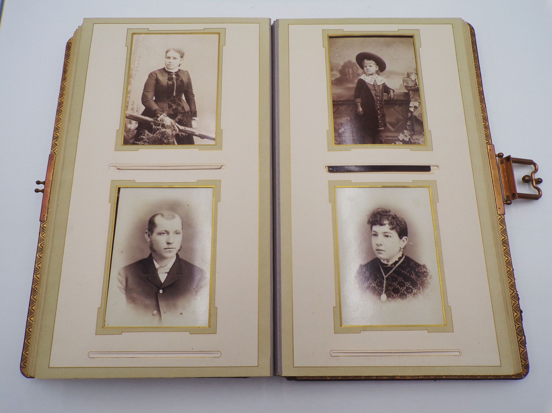 Altes Familien Fotoalbum Stade 1895 Prachteinband