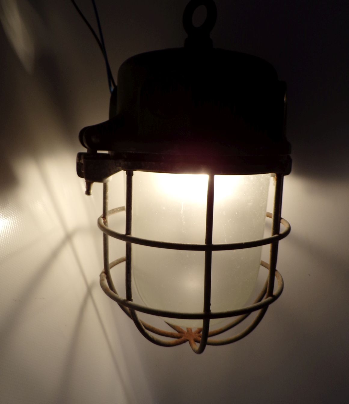 Bunkerlampe Gitter E27 Gitter Rund Loft Industrie Design Pendelleuchte Bunkerlampe Gitter E27 Gitter Rund Loft Industrie Design Pendelleuchte