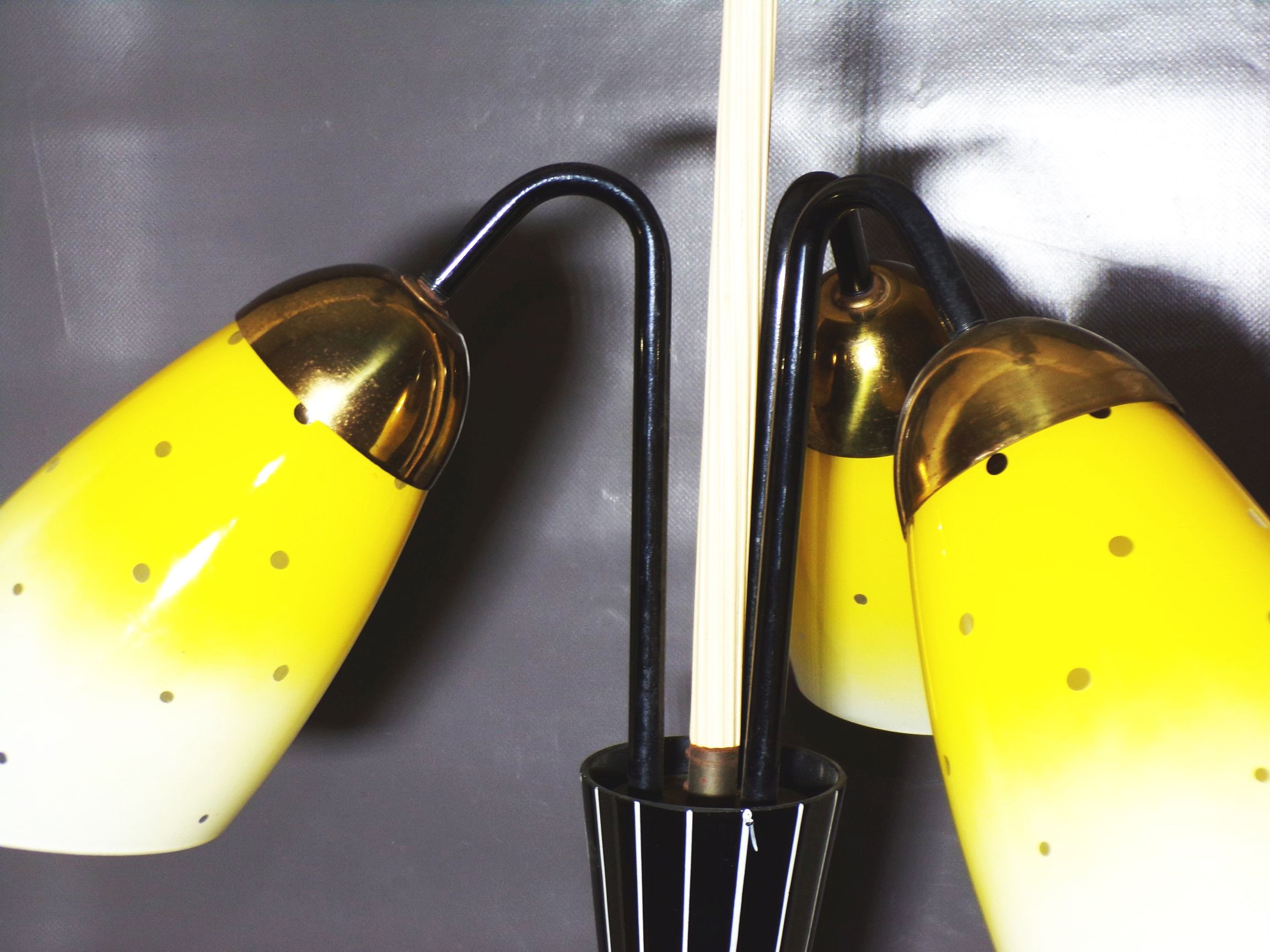 Alte Deckenlampe 3flamig Gelb E27 Rockabilly Leuchte Tütenlampe