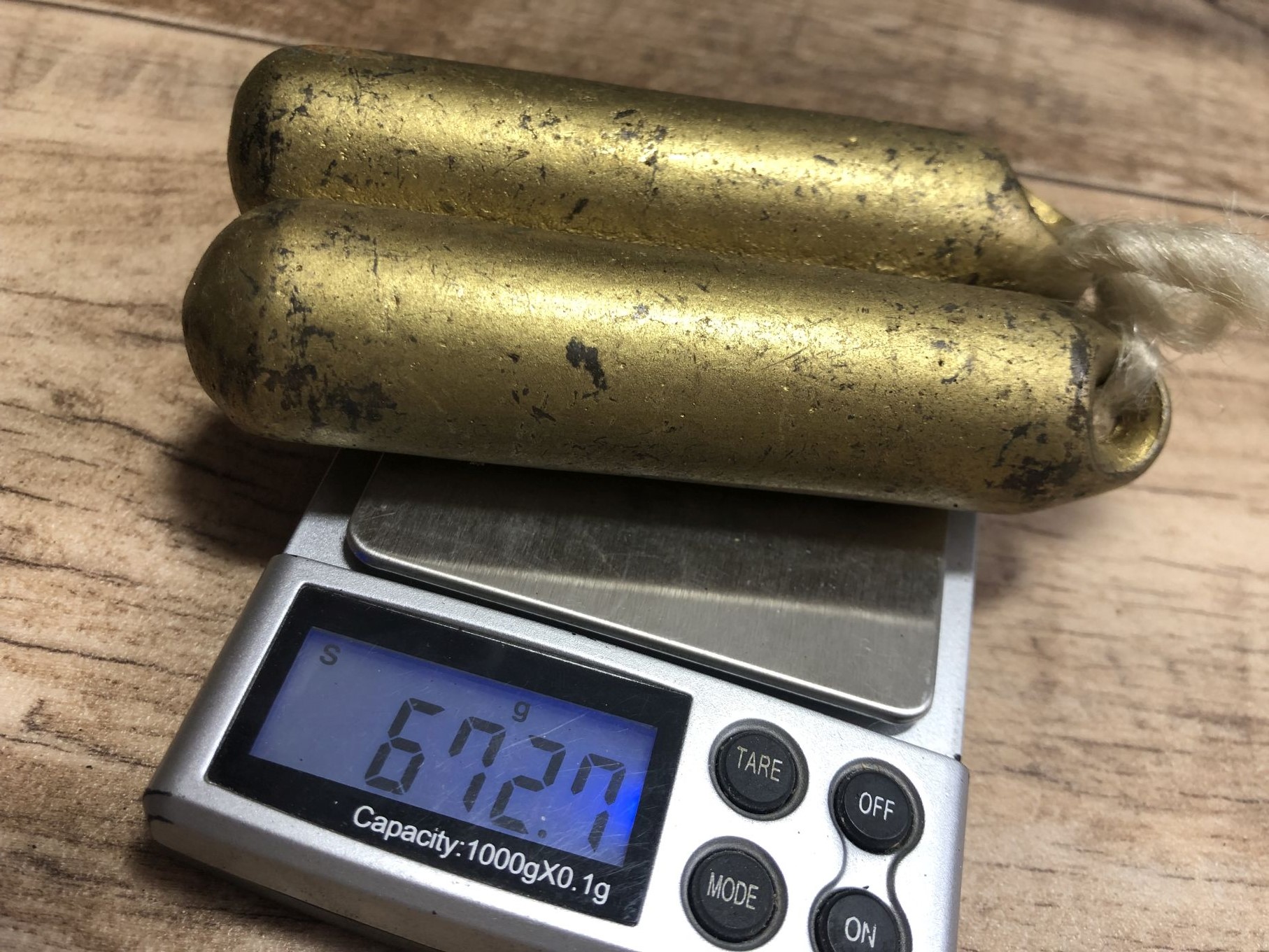 2 Uhrengewichte für Kuckkucksuhr 341,4 und 329,7 gramm Paar alte Zapfen