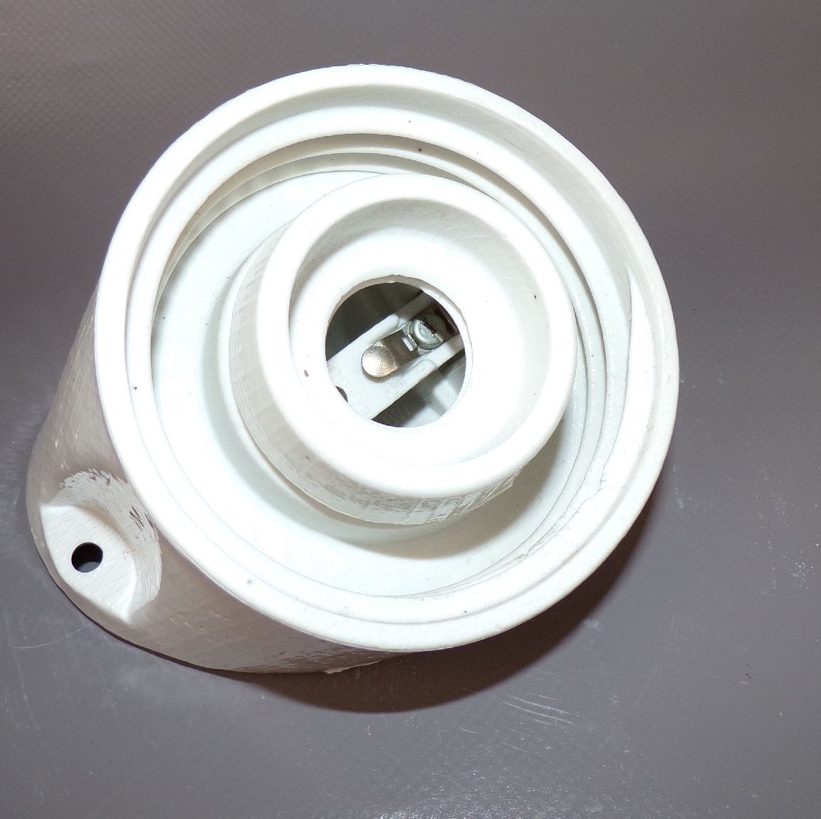 Alte Kellerleuchte schräg Weiss E27 Glas Keramik Deckenleuchte Loft Industrie