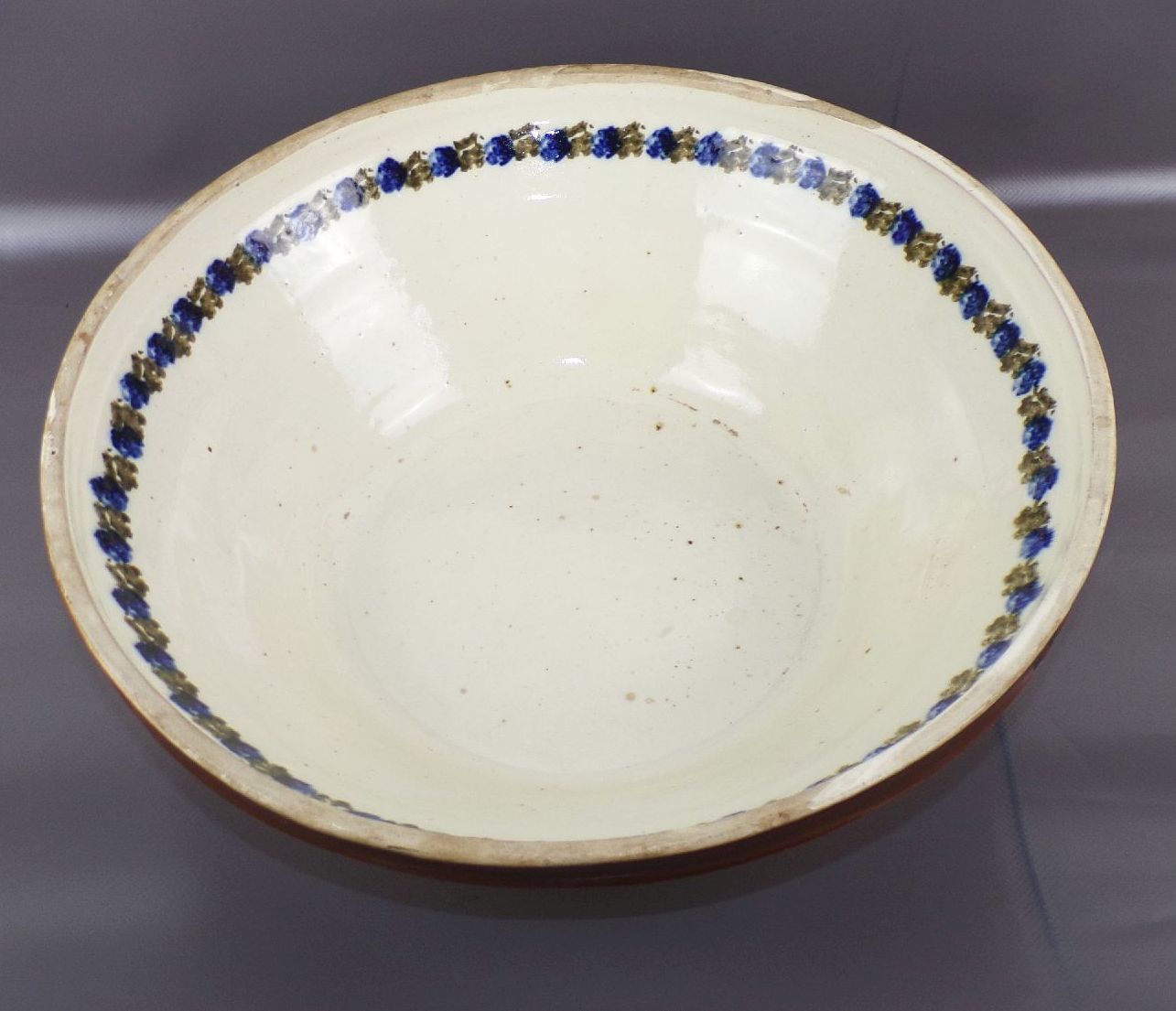 Große Tonschüssel Blumen Dekor bäuerliche Keramik