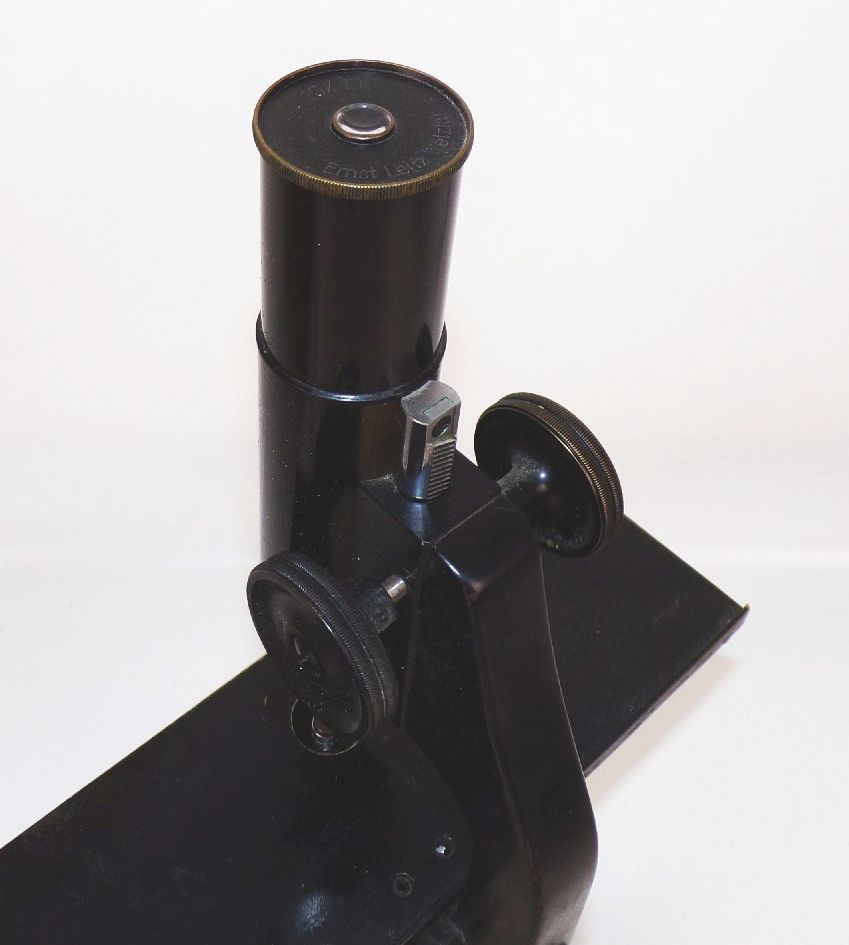 Ernst Leitz Wetzlar Mikroskop No 338404 zerlegbar mit Zubehör Kiste