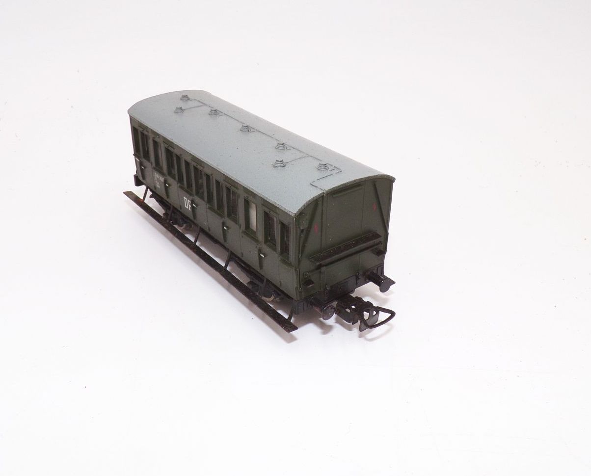 Piko 2achsiger Abteilwagen grün Spur H0
