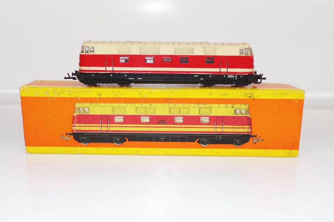 Zeuke TT Bahnen Diesellok V180 mit OVP Zeuke TT Bahnen Diesellok V180 mit OVP
