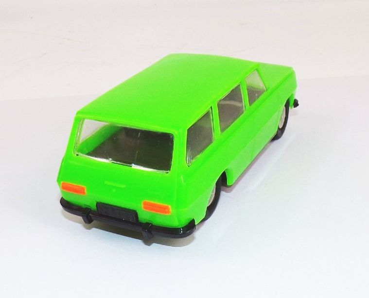 Plasticart Wartburg hellgrün mit Originalkarton DDR Spielzeug