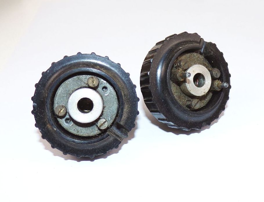 Alte Regler Schalter wohl DDR Autoradio kfz Cockpit 2 Stück 