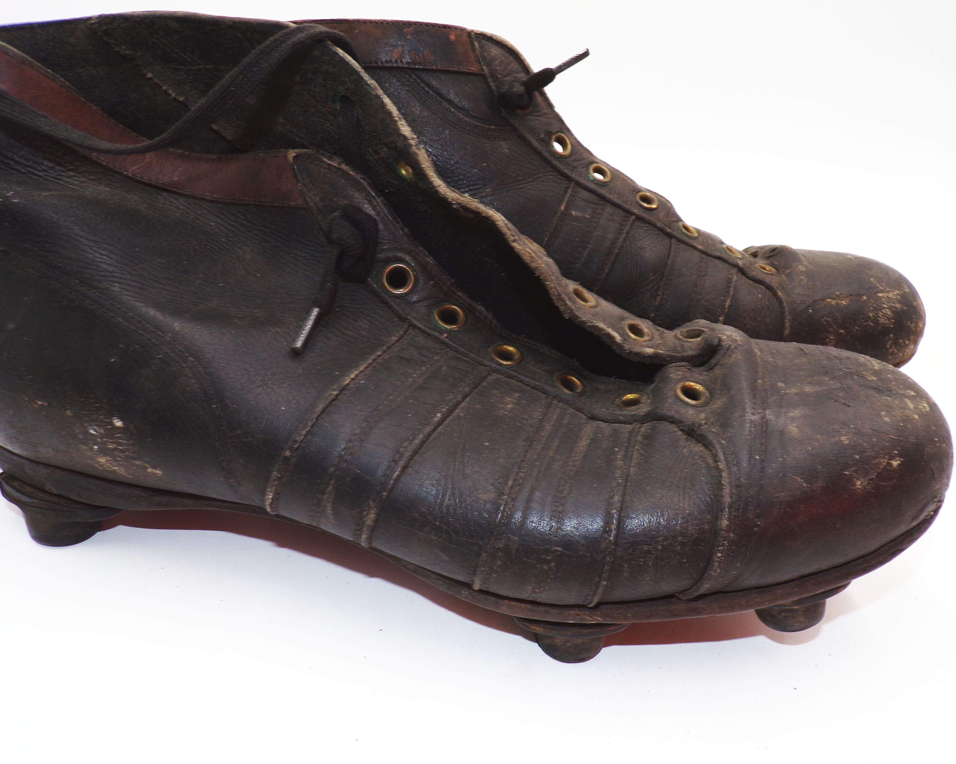Alte Fussballschuhe genagelt Vintage boots Alte Fussballschuhe genagelt Vintage boots