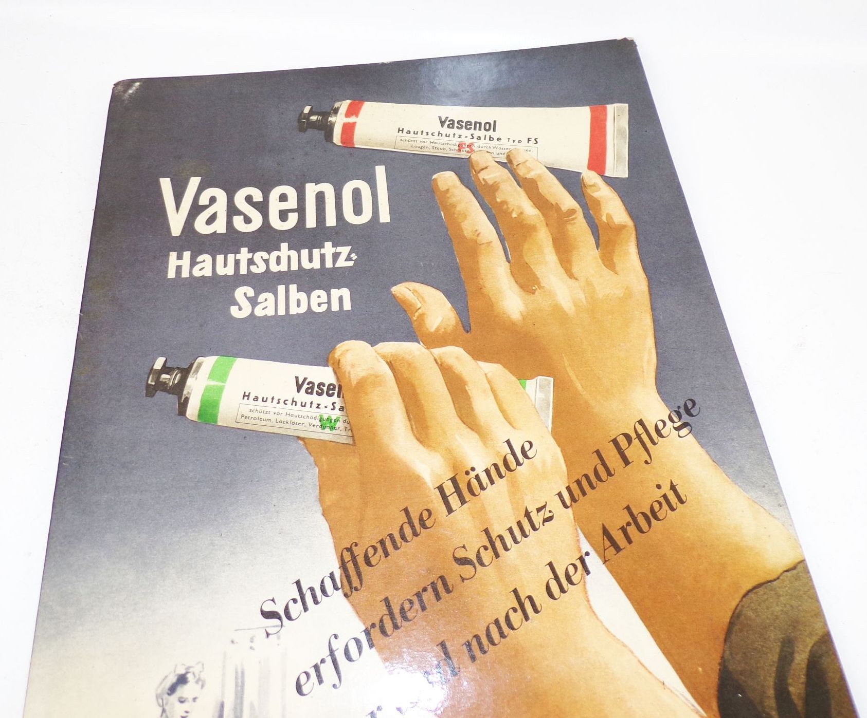 Alter DDR Pappaufsteller Vasenol Hautschutz Salbe 1954 Reklame Drogerie
