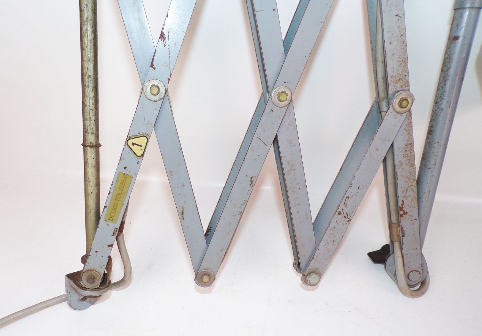 Alte Midgard R1 Scherenlampe Werkstattlampe