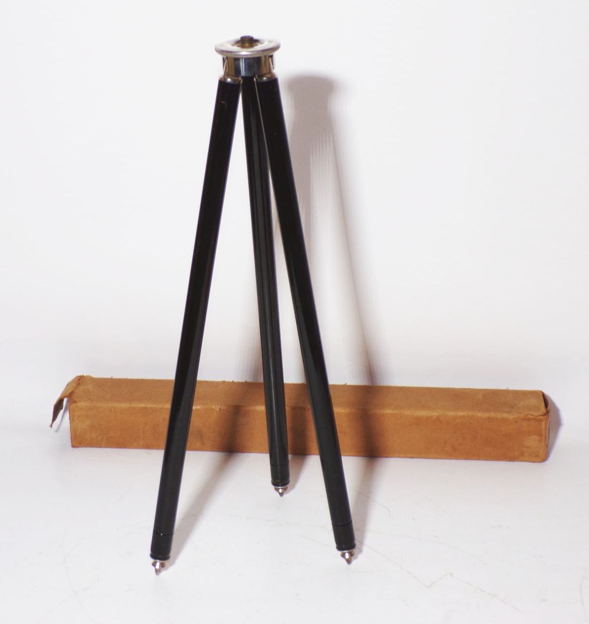 Altes Fotostativ Dreibein Stativ 126 cm Stahl Messing Vintage