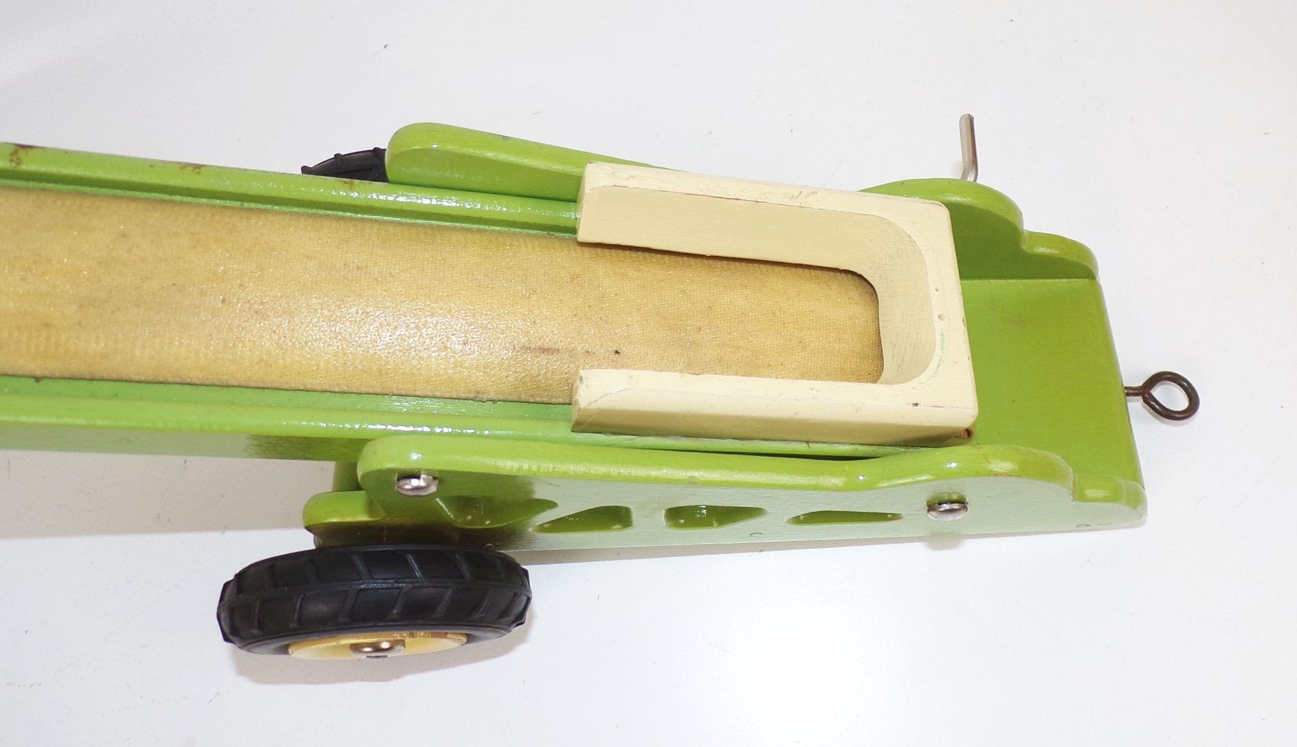 Gecevo Traktor mit Förderband DDR Holzspielzeug