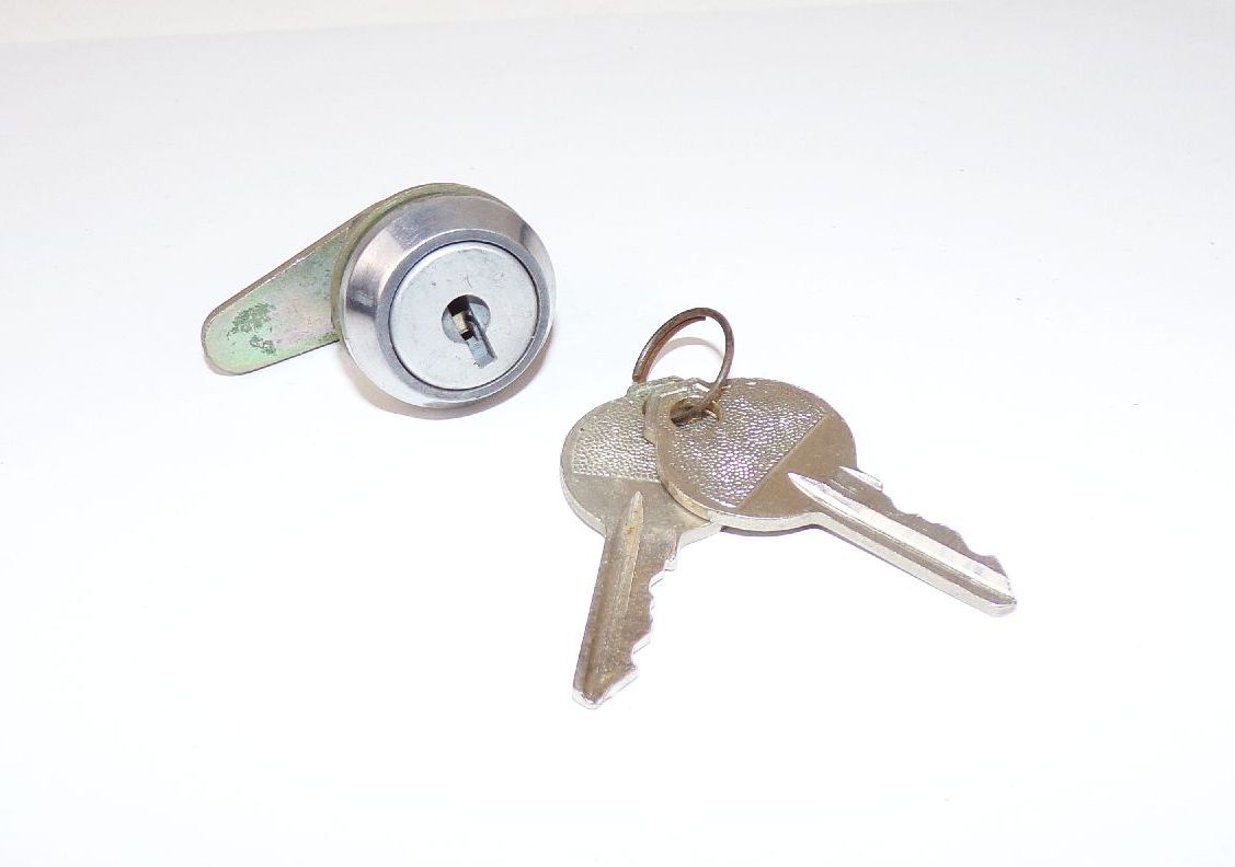 Zylinderschloss Doblina DDR Spind Möbel Briefkasten Schloss mit Schlüssel