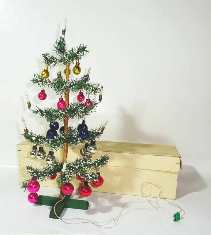 Alter Christbaum Weihnachtsbaum beleuchtet Tischweihnachtsbaum 34 cm