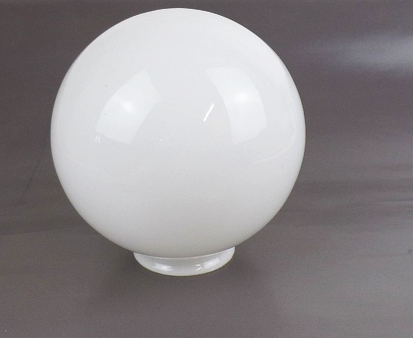 Alter Lampenschirm Kugelleuchte Weiß Kugel Durchmesser 18 cm Opalglas Alter Lampenschirm Kugelleuchte Weiß Kugel Durchmesser 18 cm Opalglas