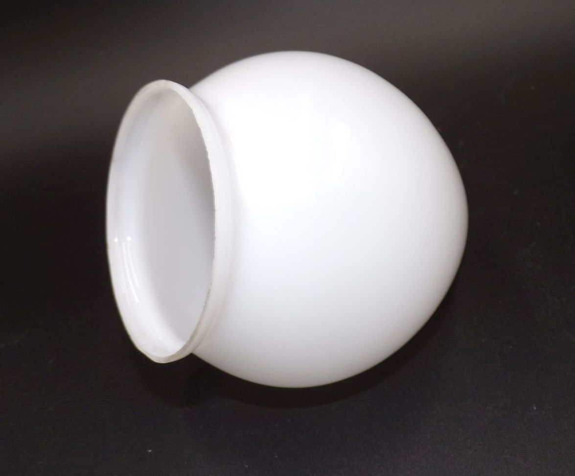 Altes Lampenglas Lampenschirm für Gaslampe Weiß Opalglas um 1900 
