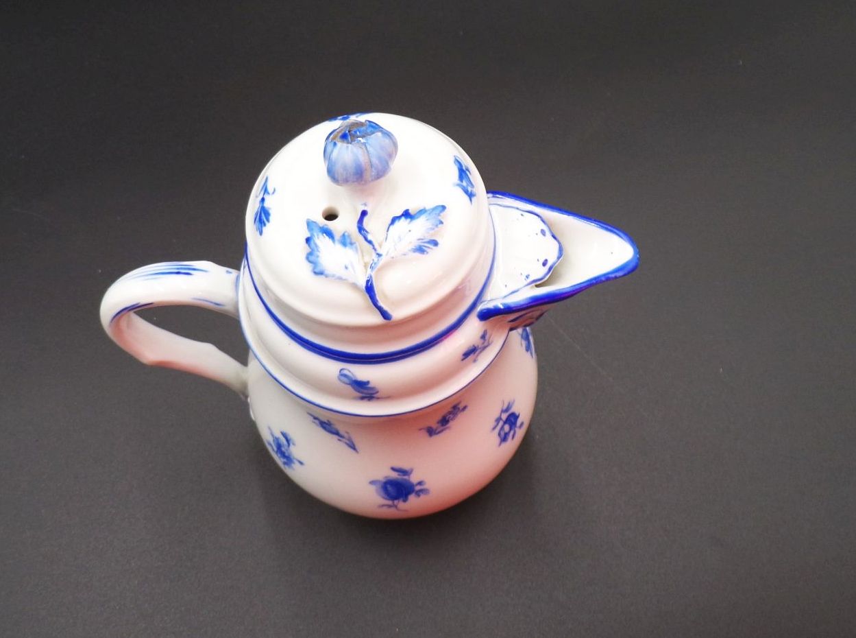 Alte Meissen Kakaokanne blau weiß Blumen Knaufzeit 2 Wahl Kännchen