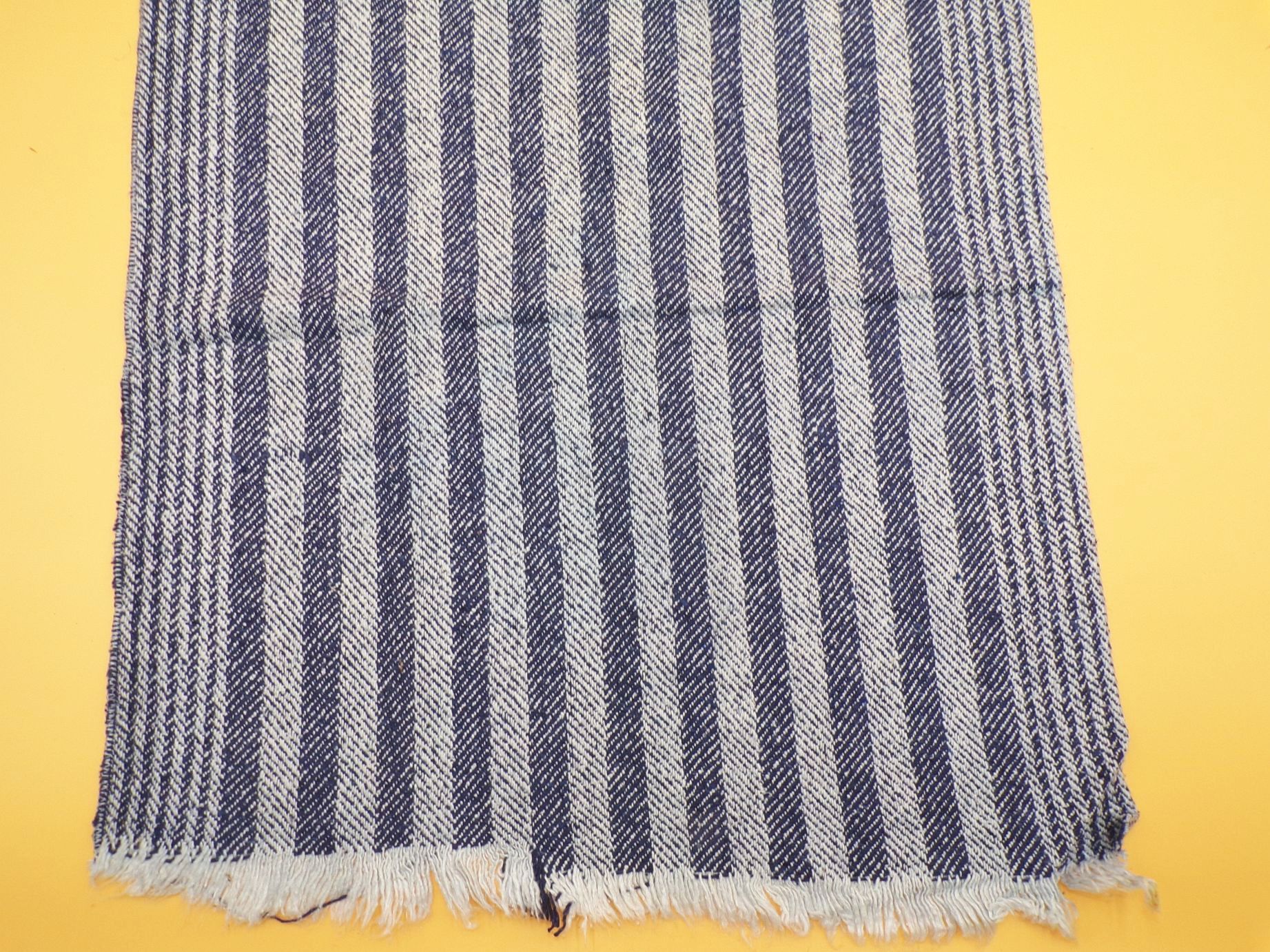 Altes DDR Handtuch blau weiß liniert 46 x 112 cm Vintage
