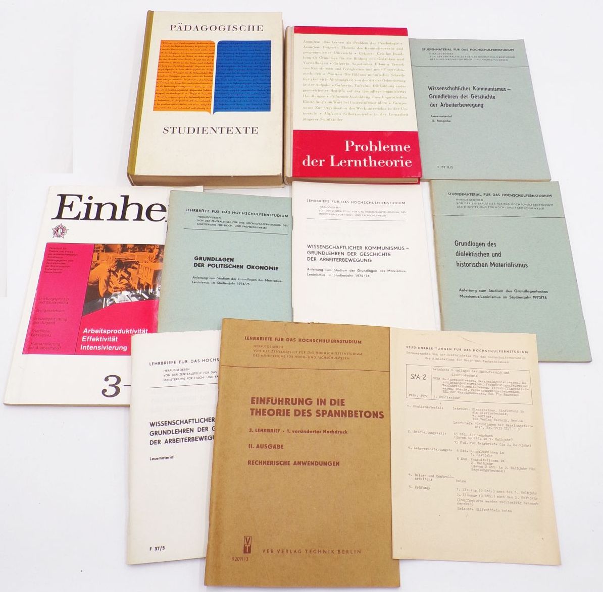Konvolut Schulbücher DDR Physik Chemie Mathematik Staatsbürgerkunde Konvolut Schulbücher DDR Physik Chemie Mathematik Staatsbürgerkunde