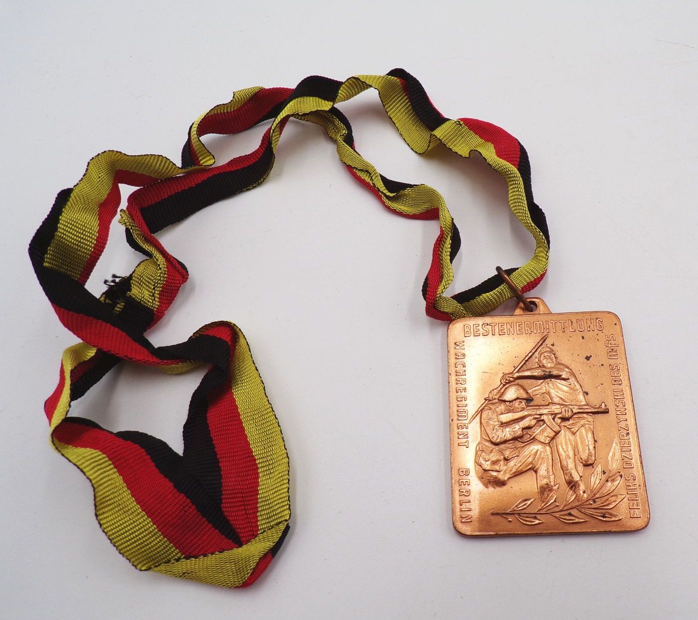 Medaille DDR Bestenermittlung Wachregiment Felix Dzierzynski Berlin Stasi