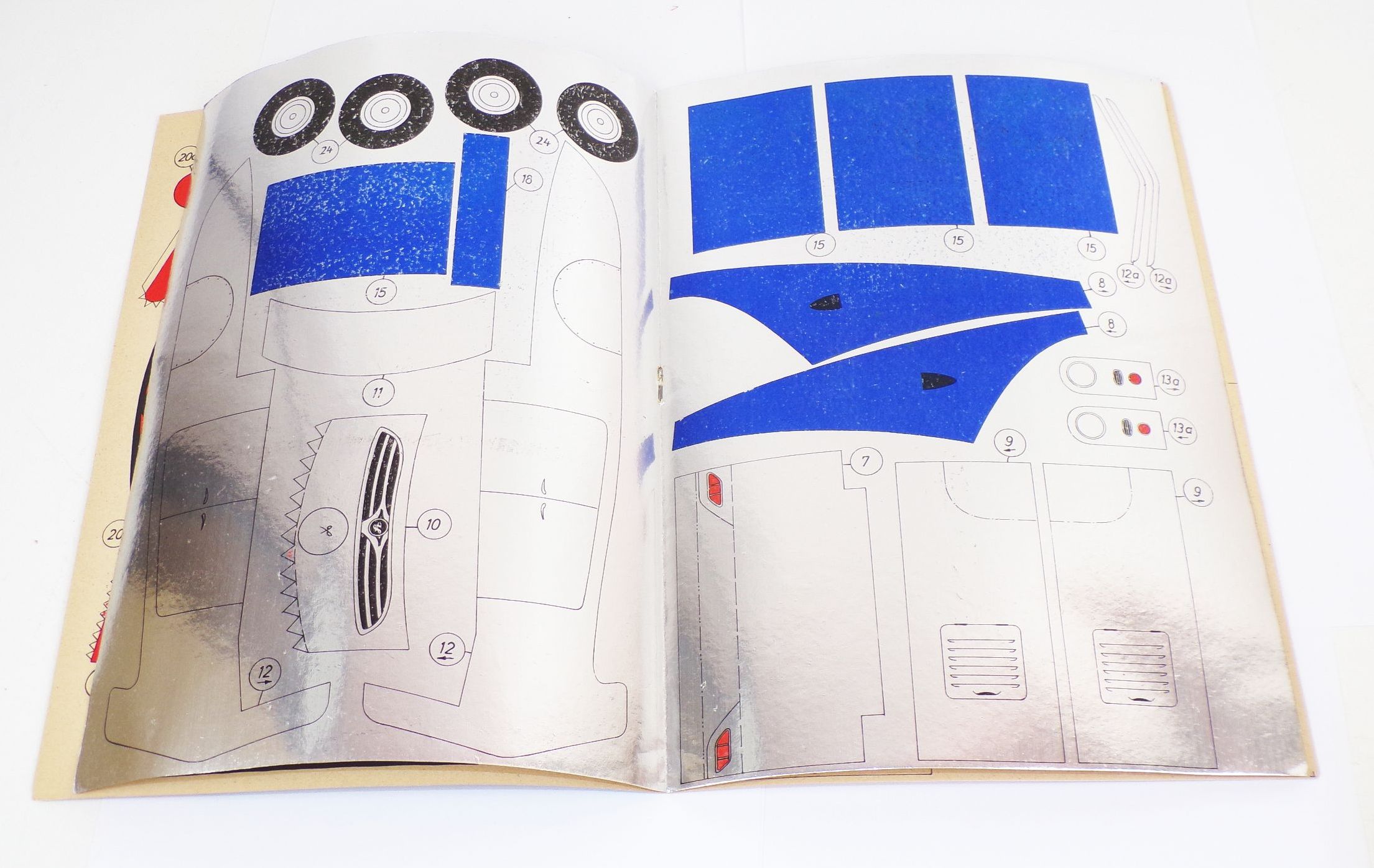 Pinguin Propellerauto Ausschneidebogen DDR Bastelbogen