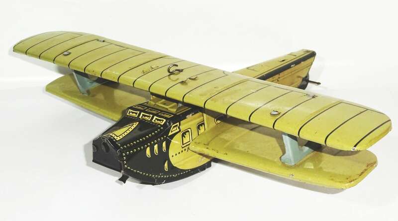 Konvolut Blechspielzeug Flugzeug Sanitäter Auto Mimikri 1930er 