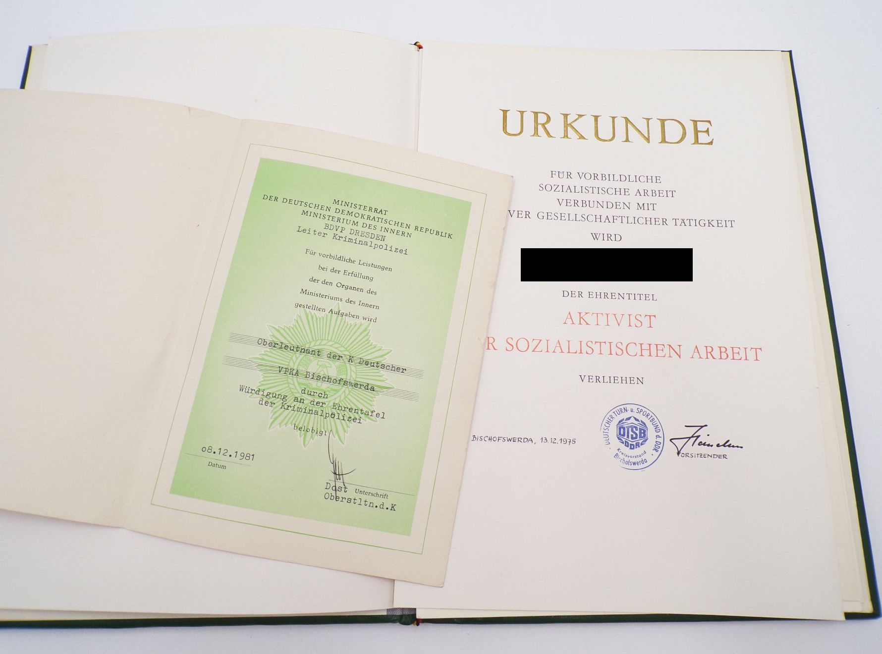 Nachlass Hauptmann der K Polizei DDR Abzeichen Urkunden Nachlass Hauptmann der K Polizei DDR Abzeichen Urkunden