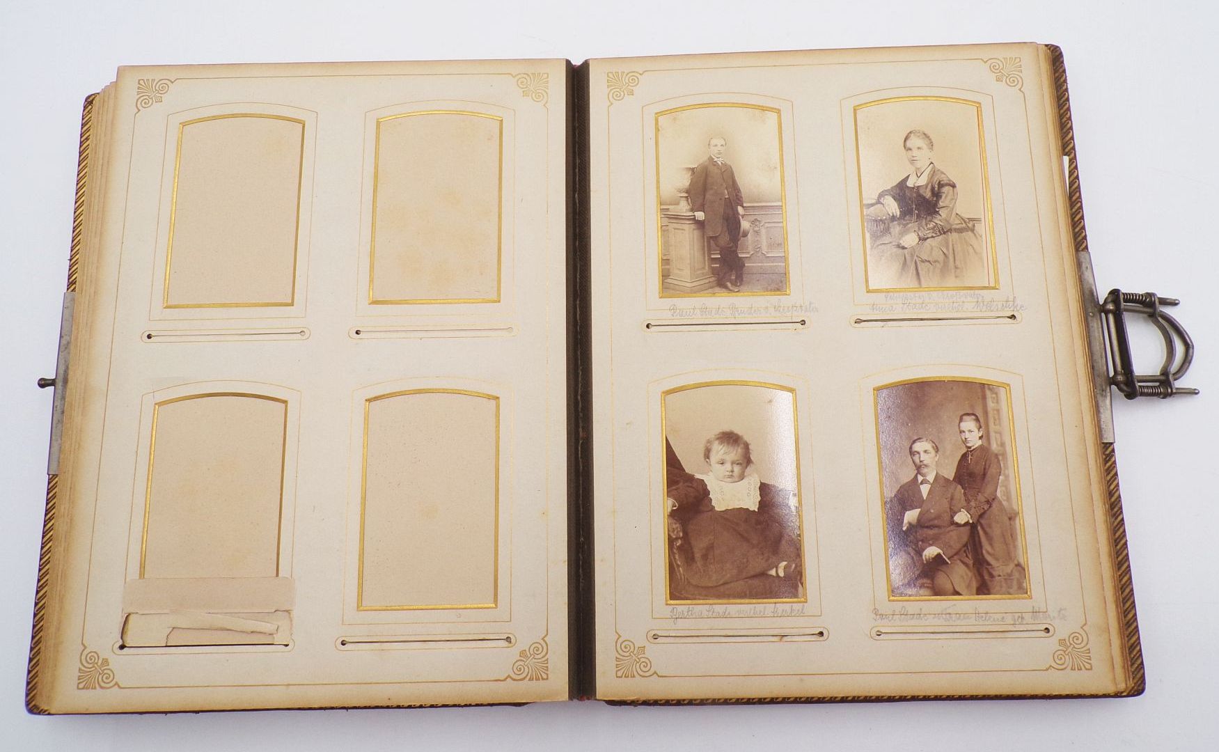 Altes Fotoalbum mit CDV Fotos und Kabinettfotos um 1900 Ledereinband
