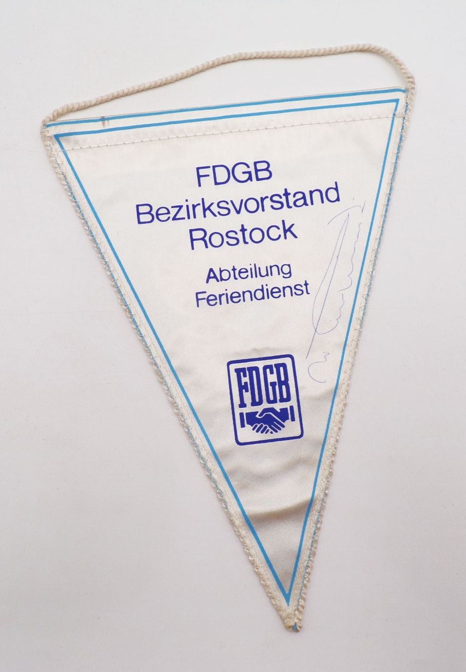 Alter Wimpel FDGB Bezirksvorstand Rostock Abteilung Feriendienst Alter Wimpel FDGB Bezirksvorstand Rostock Abteilung Feriendienst