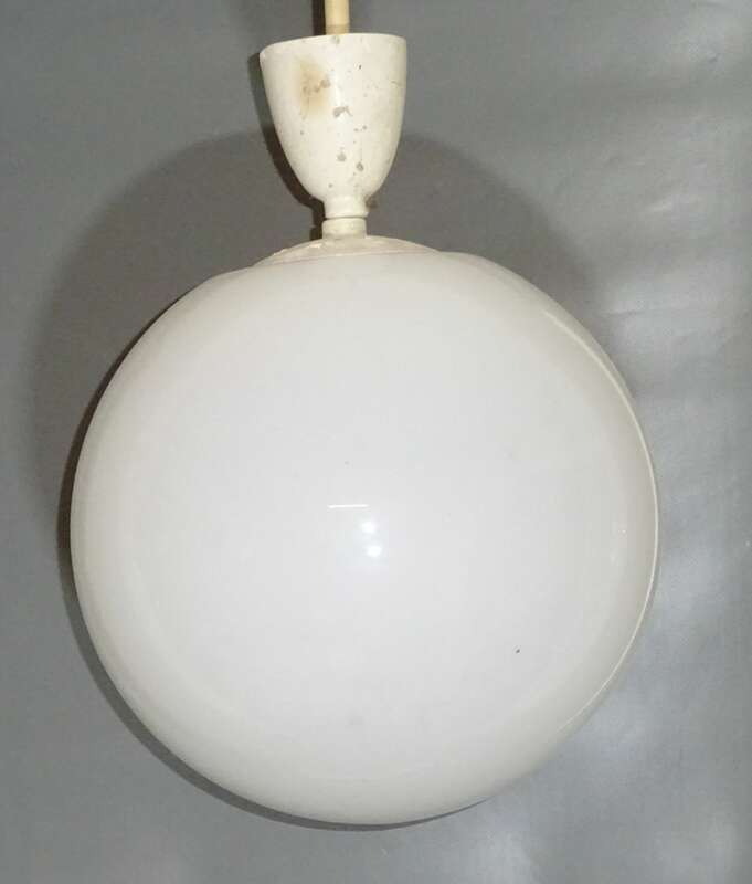 Alte Kugellampe Weiss Art Deco Bauhaus Leuchte Glaskugel 