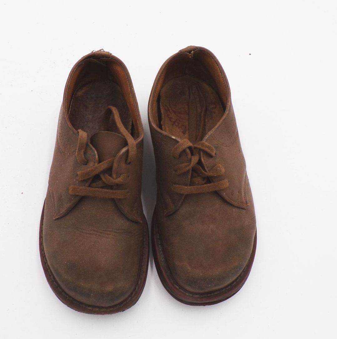 Alte Schuhe aus Leder Kinderschuhe Größe 30 Deko Vintage Straßenschuhe