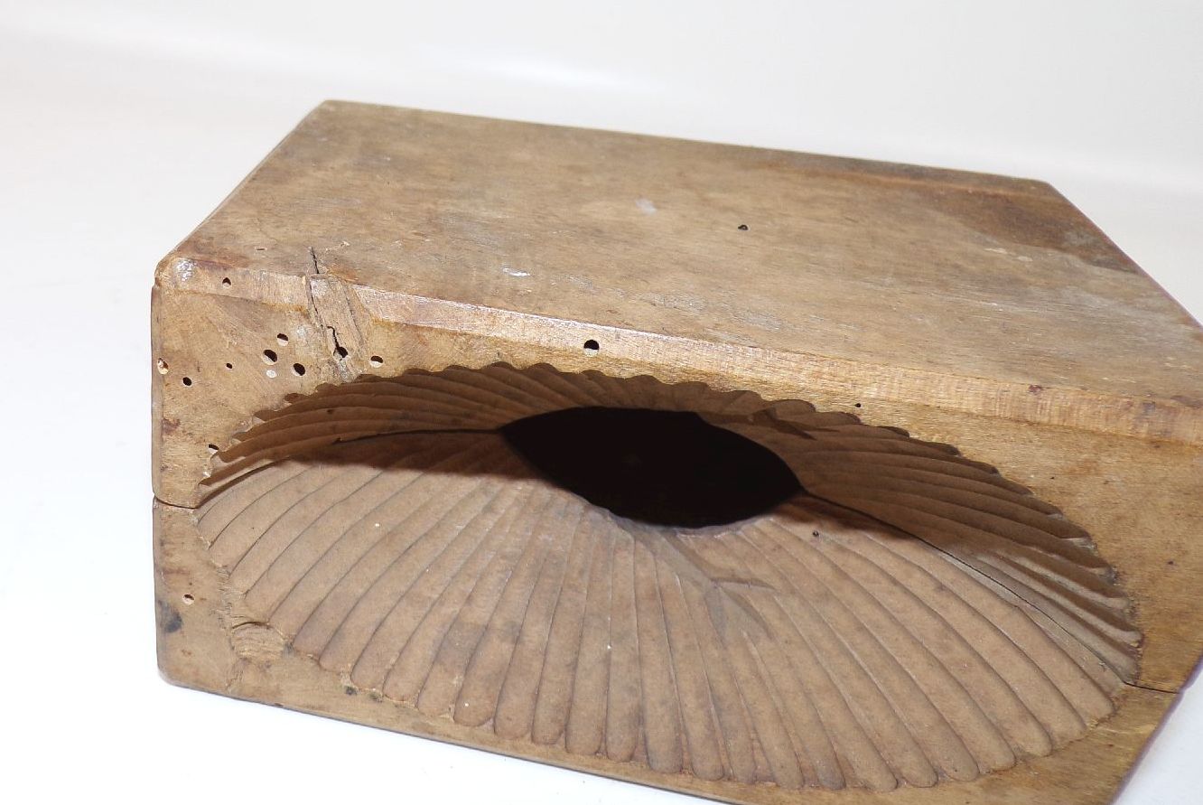 Alte Butterform Vogel Figur Holz Buttermodel