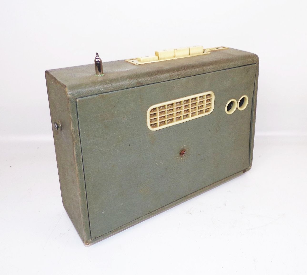 Rema T6 Trabant Kofferradio Vintage DDR Radio defekt