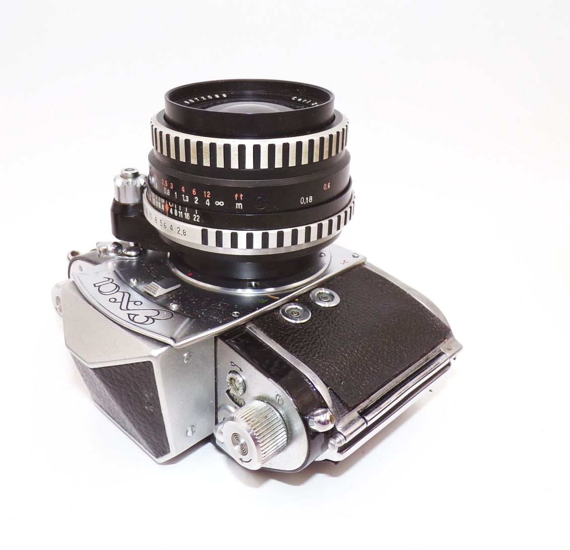 Exa Ihagee Dresden Kamera Carl Zeiss Jena Flektogon plus Lichtschachtsucher Exa Ihagee Dresden Kamera Carl Zeiss Jena Flektogon plus Lichtschachtsucher
