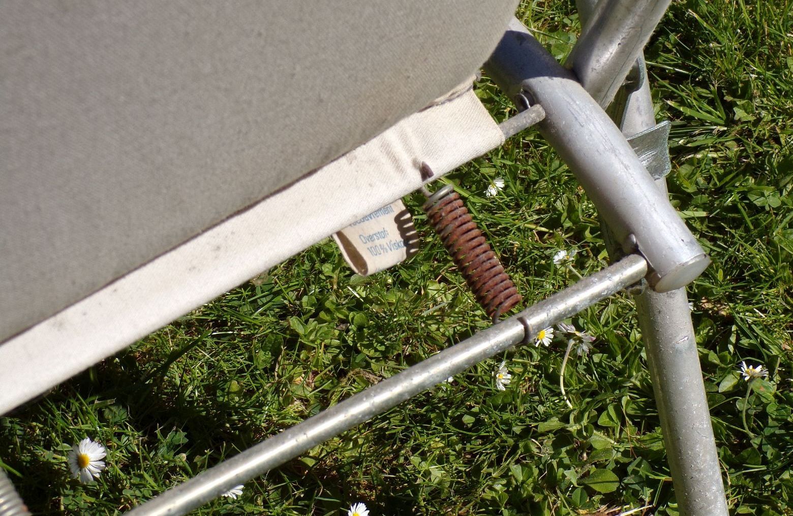 Alter Campingstuhl DDR Alu Polsterstoff Blau Weiß Rot Klappstuhl