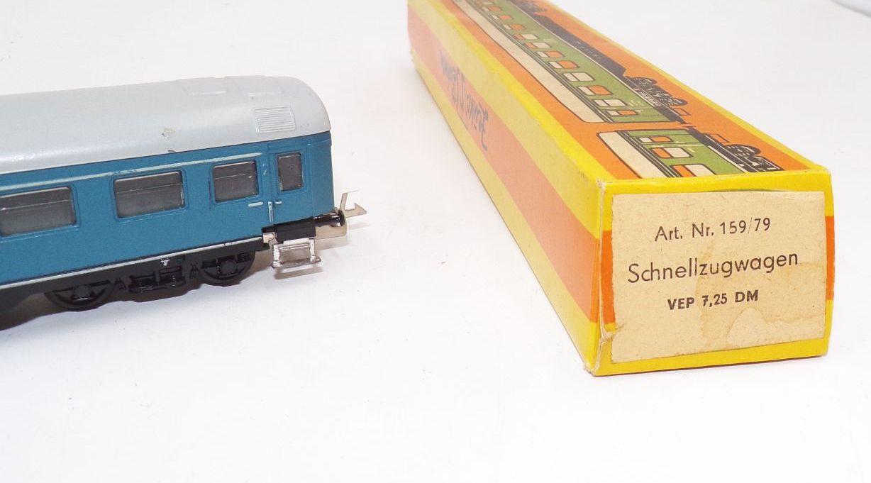 Zeuke TT Schnellzugwagen Blau DR