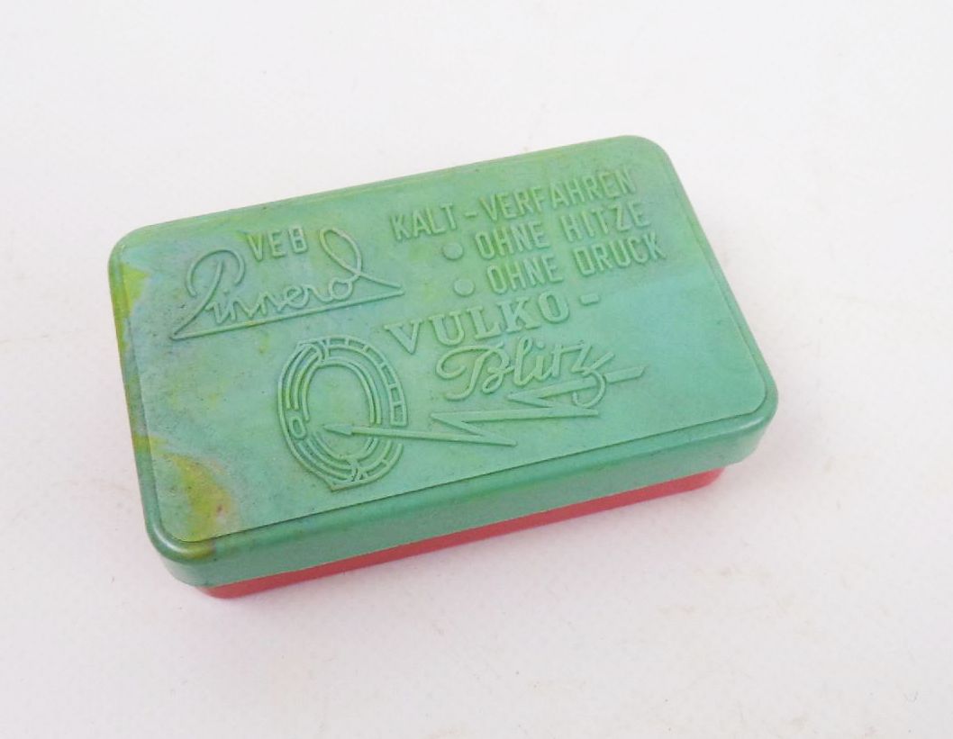 Vulko Blitz Dose Plaste VEB Pinnerol Flickzeug Dose Box Diamant Mifa Oldtimer 