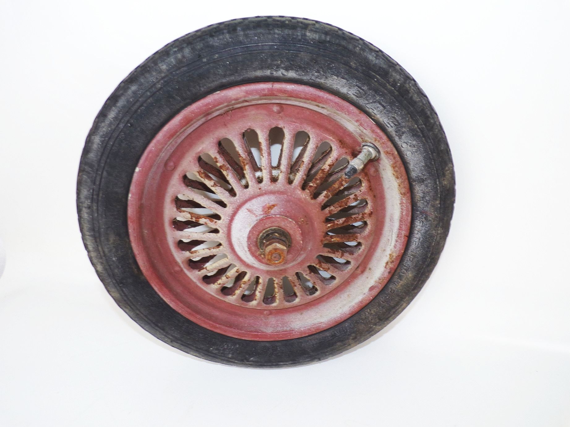 Alte Wagenräder Metall Reifen Industrie Design Rad 2 Vintage Räder Deko Alte Wagenräder Metall Reifen Industrie Design Rad 2 Vintage Räder Deko