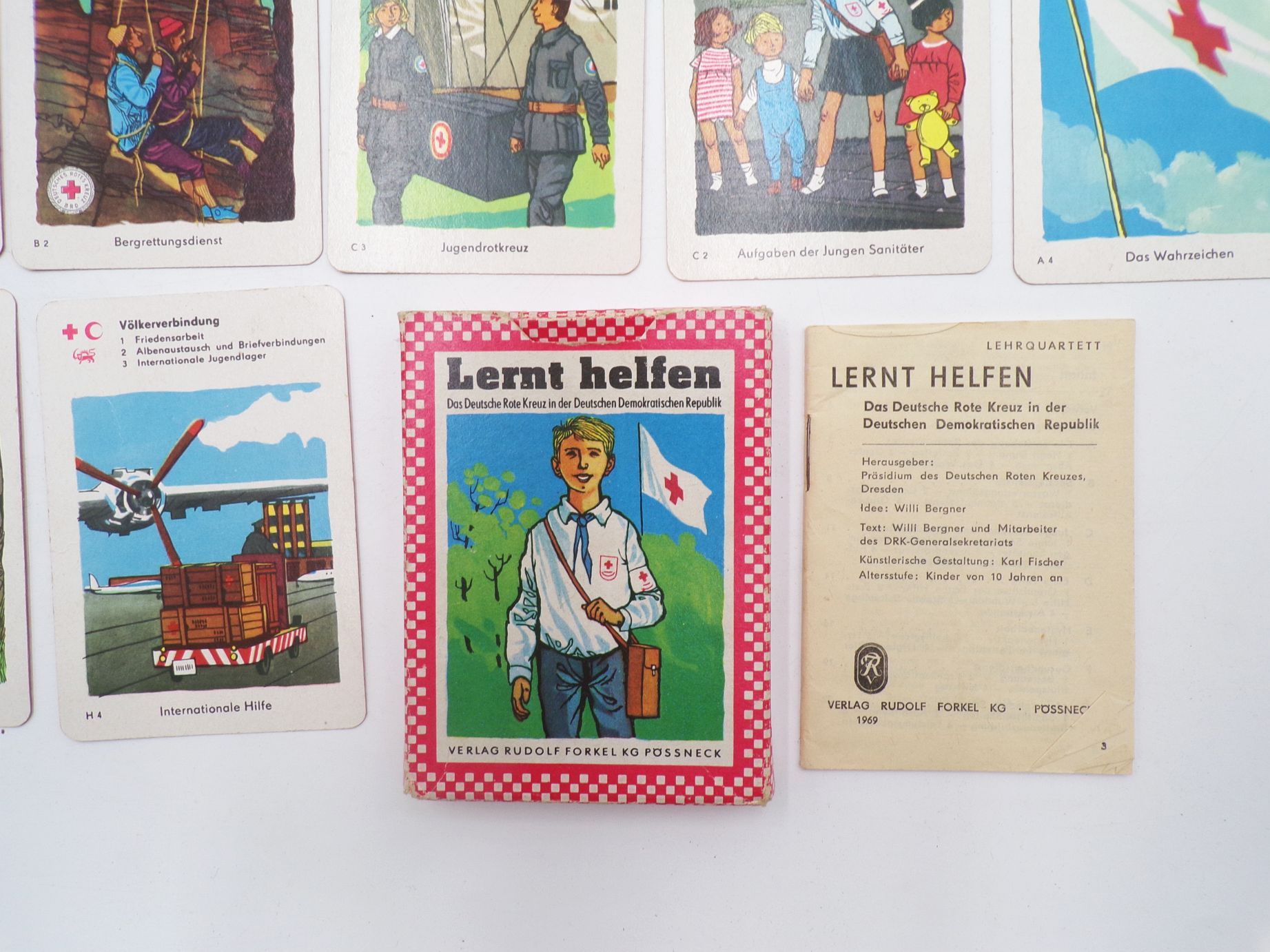 Lernt helfen Deutsches Rotes Kreuz DDR Kartenspiel Quartett 1969 Lernt helfen Deutsches Rotes Kreuz DDR Kartenspiel Quartett 1969