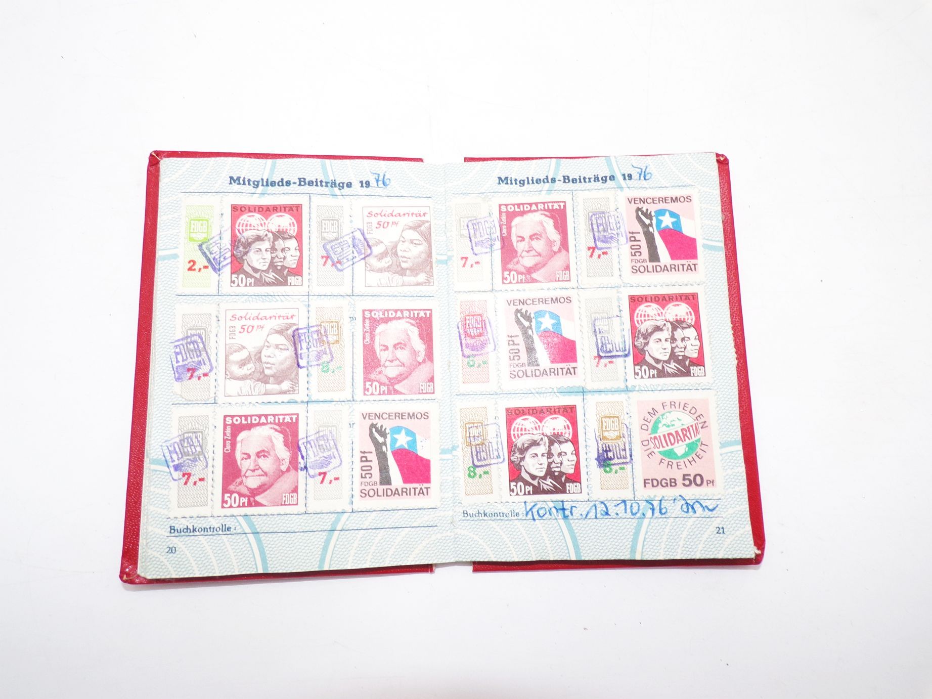 DDR Mitgliedsbücher mit Marken SED Sportbund FDGB 