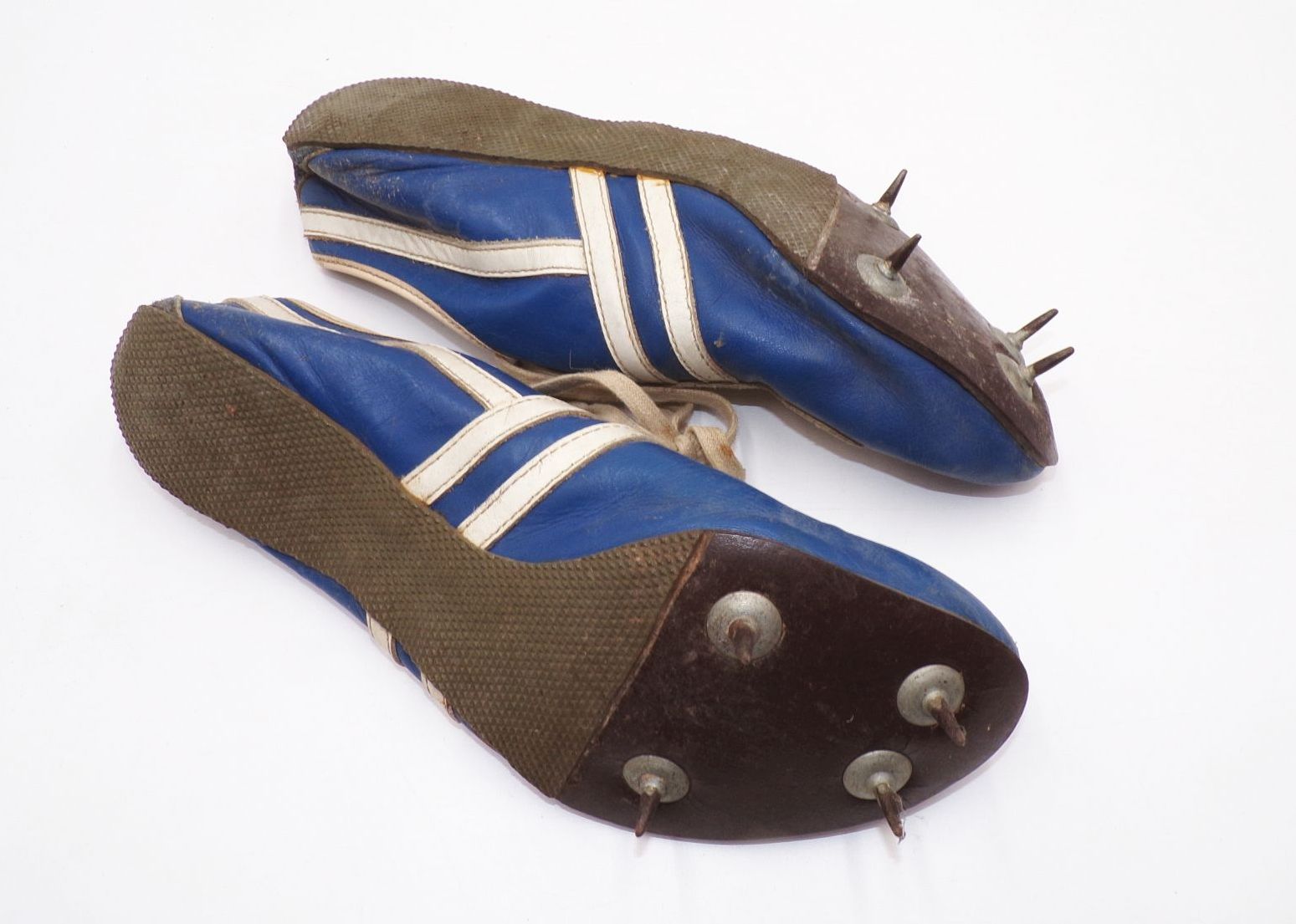 Alte Sportschuhe DDR Sprinterschuhe Laufschuhe blau weiß Spikes Vintage