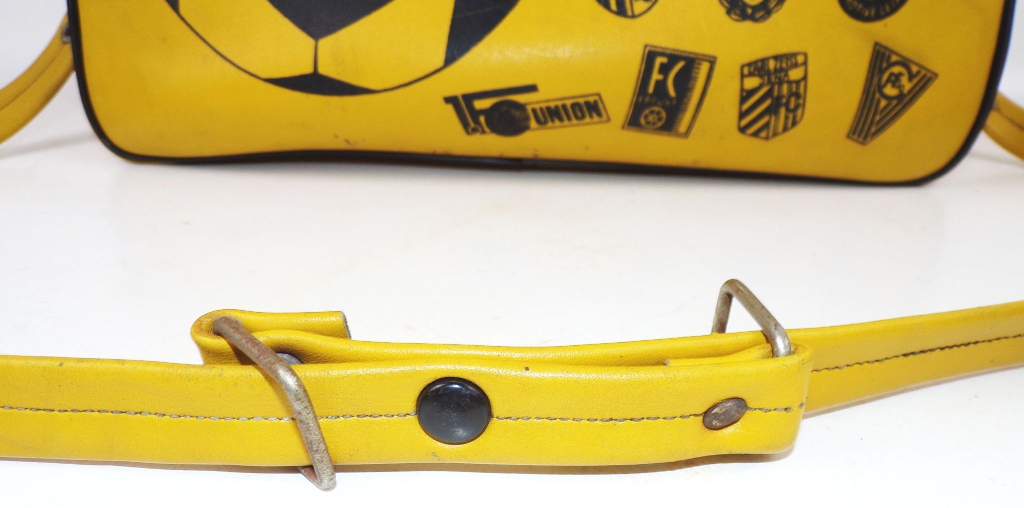 Alte Tasche Fussball DDR Oberliga 1976 1977 Dynamo Dresden Original