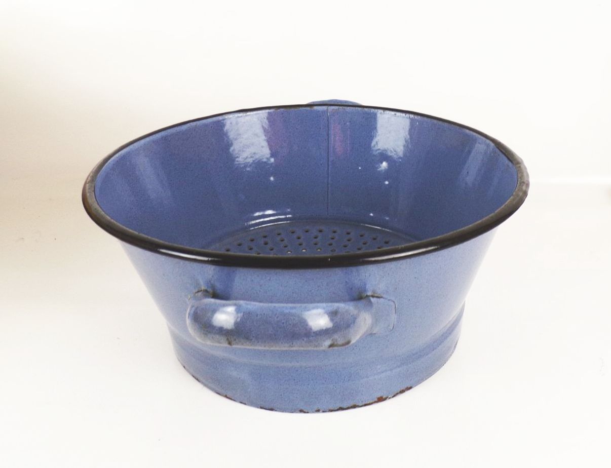 Altes Email Sieb Abtropfsieb Nudelsieb Pflanzgefäß Emaille Gartendeko Altes Email Sieb Abtropfsieb Nudelsieb Pflanzgefäß Emaille Gartendeko