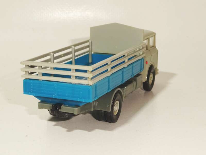 Permot Skoda LKW mit Lattenaufsatz H0 DDR OVP