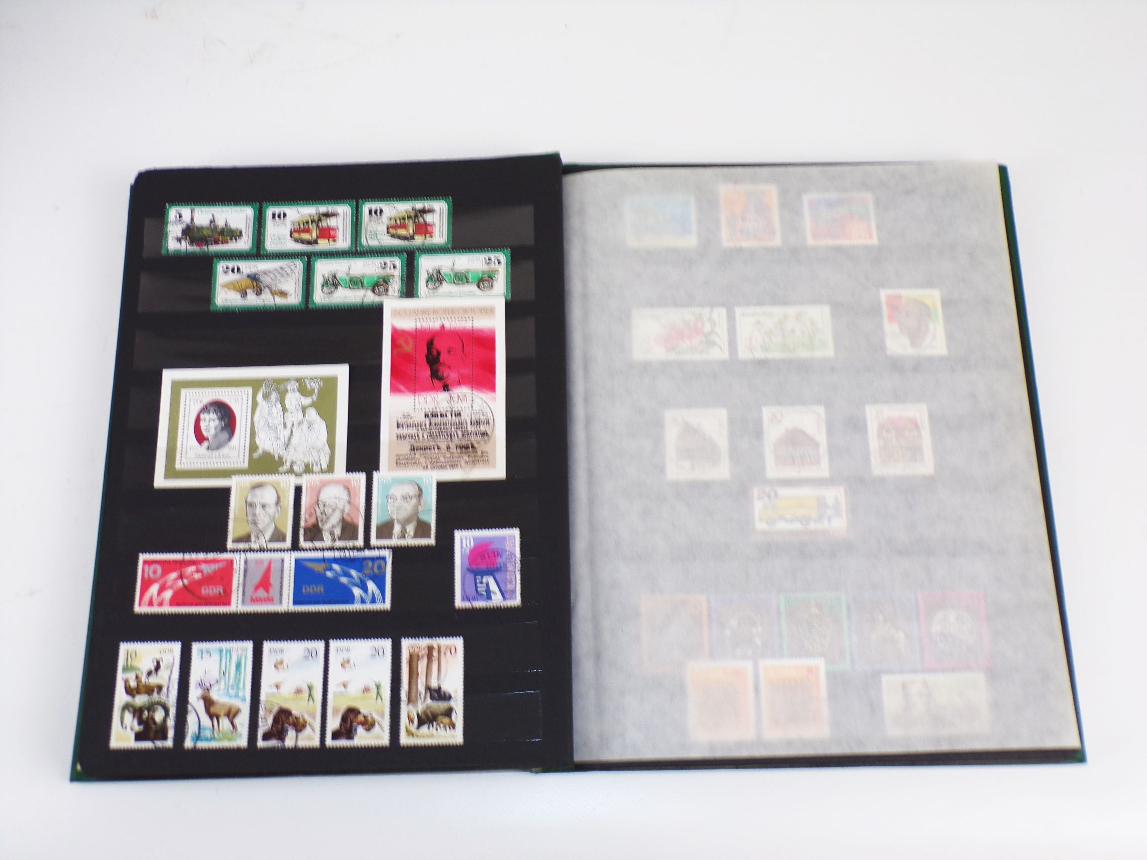 Briefmarken Sammlung Schwerpunkt DDR wenig BRD kaum Ausland 31 Alben 
