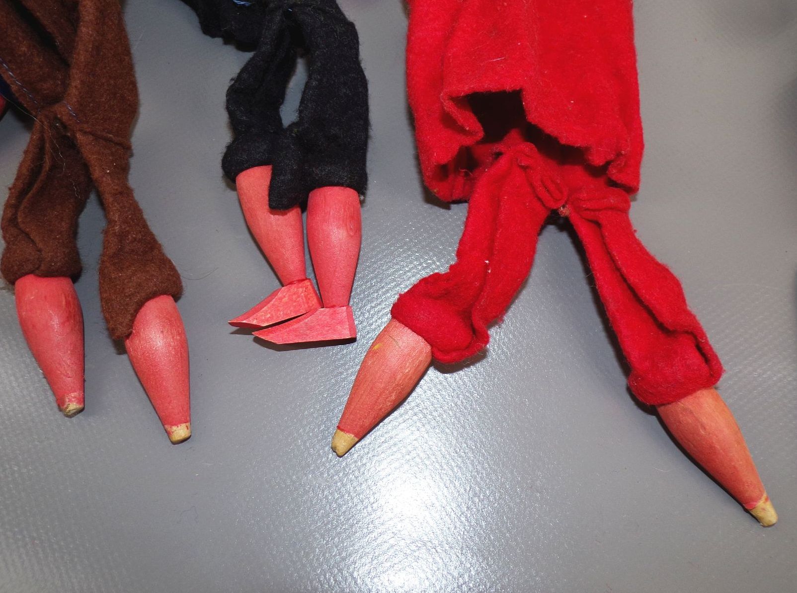 Alte Kasperlepuppen Holzköpfe Ersatzteile Handpuppen