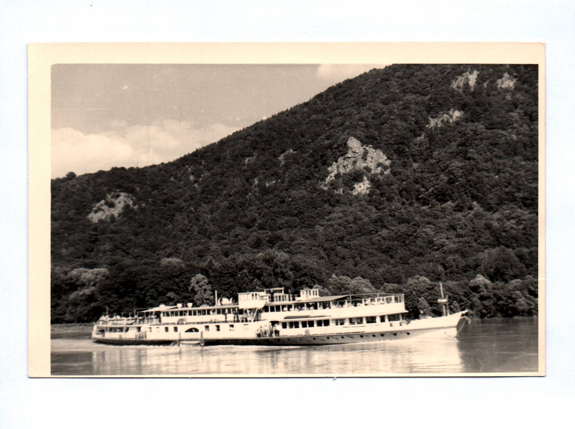 2x Foto Donauschleppe in Passau 1957 Juli